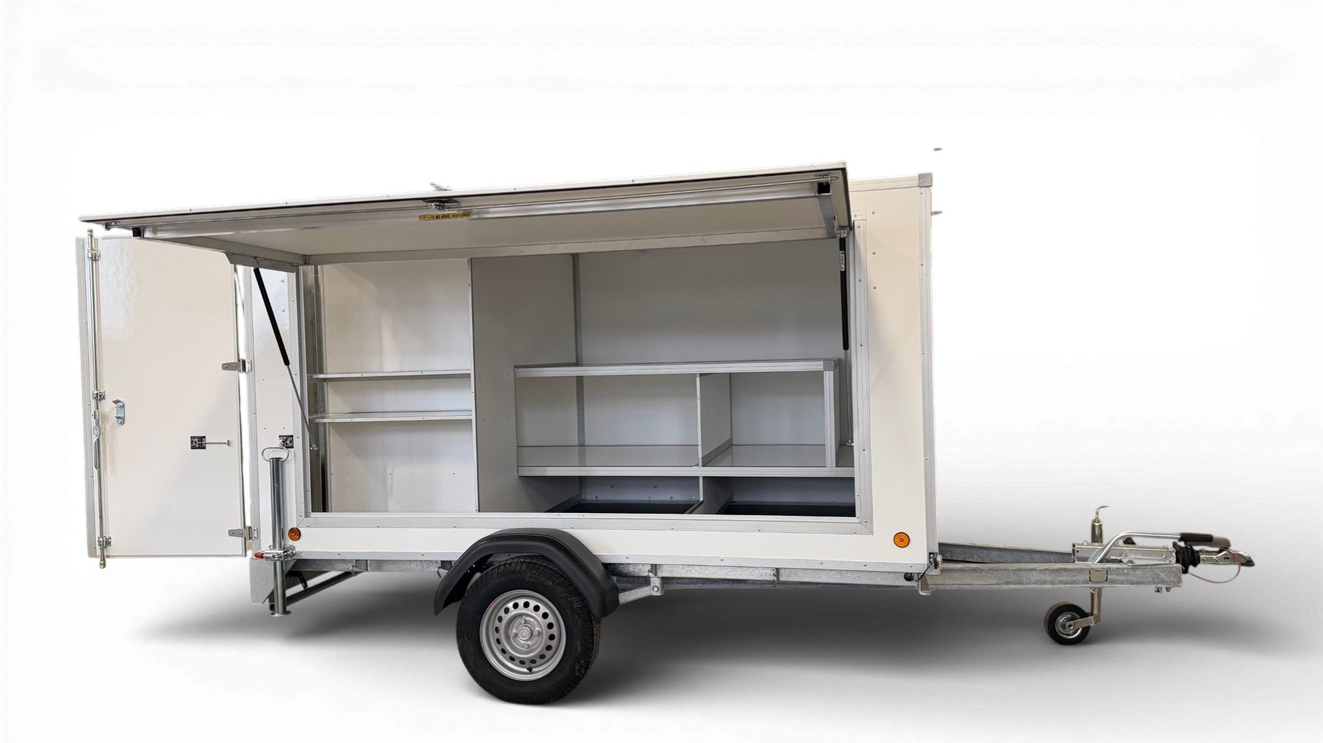 Her vist med sidedør og hyllesystem som tilleggsutstyr